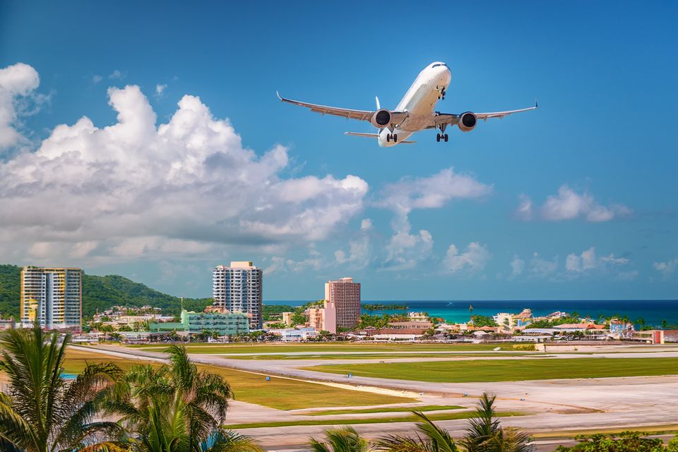 jetblue-flights-to-norman-manley-international-airport